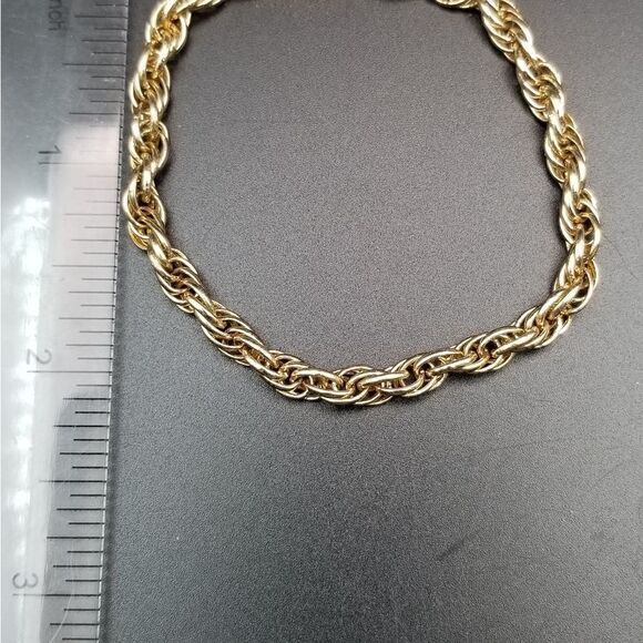 CableĀ chain gold tone twist goldenāage bracelet. B329 - Picture 3 of 3
